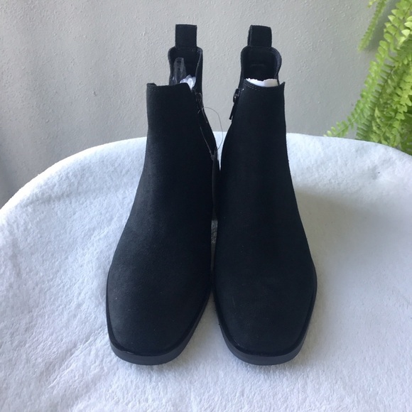 Vaneli Exnula black suede low heeled booties size 8 N NIB Water resistant - Picture 4 of 14